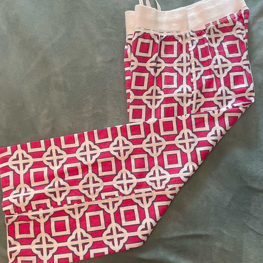 Geometric pink, blue and white 100% linen pants. Size large.